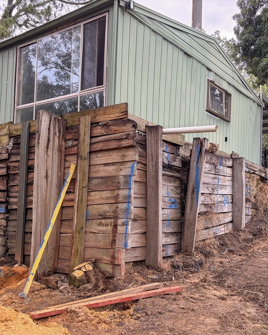 Failed retaining wall before replacement, Edinburgh Road Lilydale