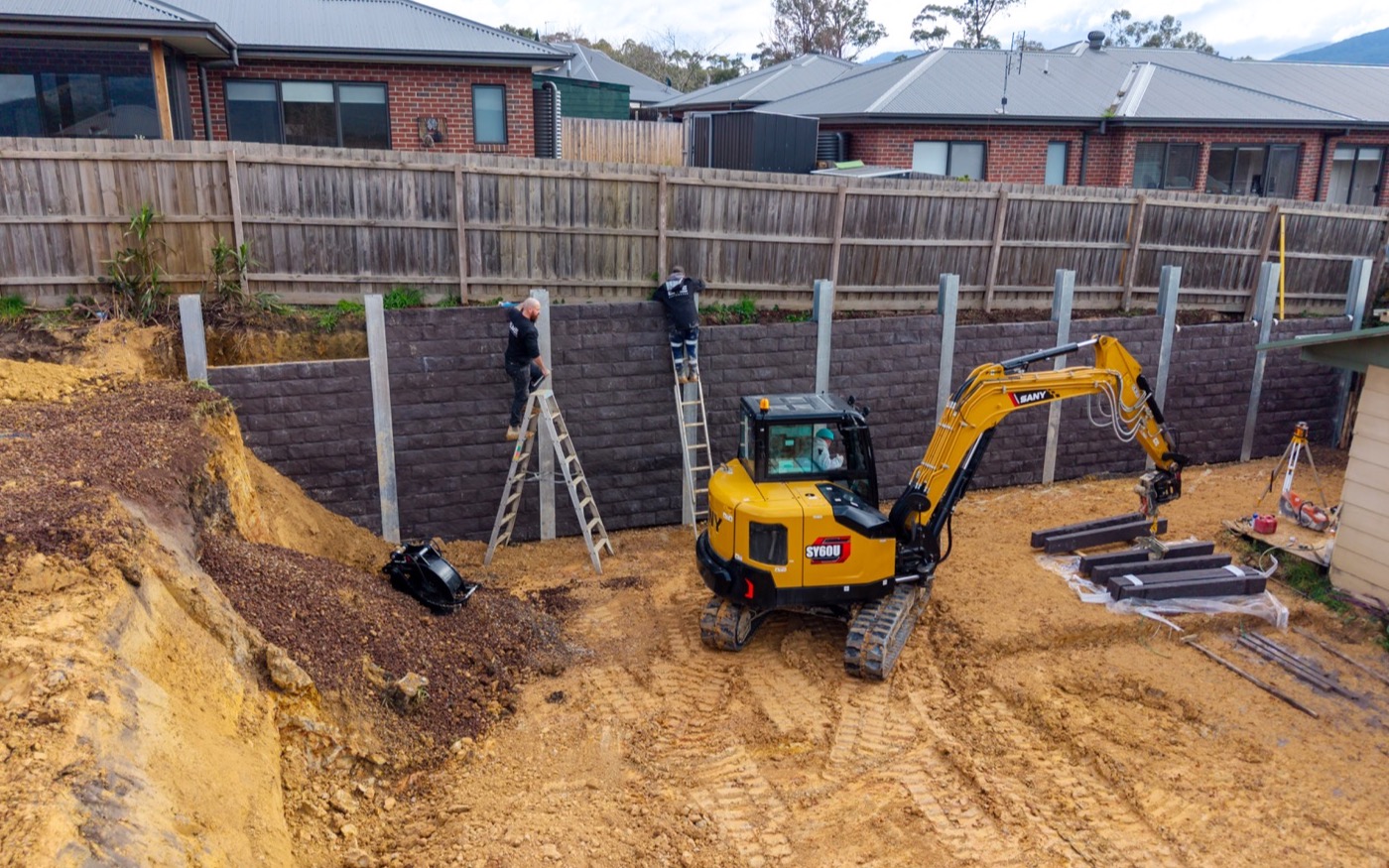 Wall alignment trenched progressively rather than the boundary opened up