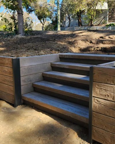Retaining wall